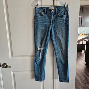 Madewell The Mid-Rise Perfect Vintage Jean in Ainsdale Wash: Knee-Rip Edition